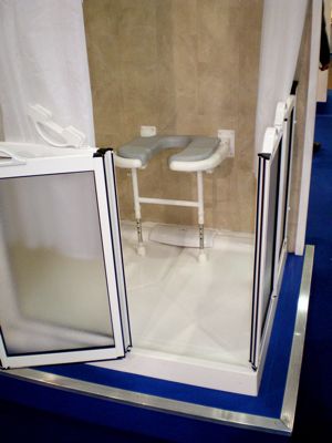 photo d'une douche accessible de AKW