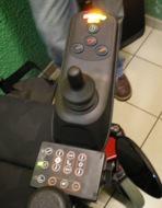 Photo de la joystick du fauteuil Topchair