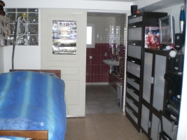 La maison vu du trottoir d'en face