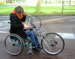 Le nj1 en utilisation par une stagiaire à l'extérieur d'Hacavie