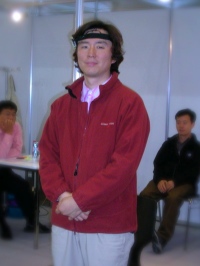 Et ici la personne le dirigeant