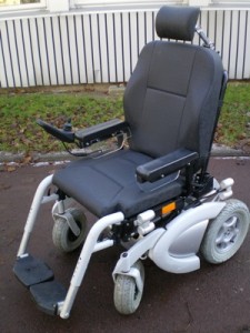 Photo du fauteuil neo vu de face