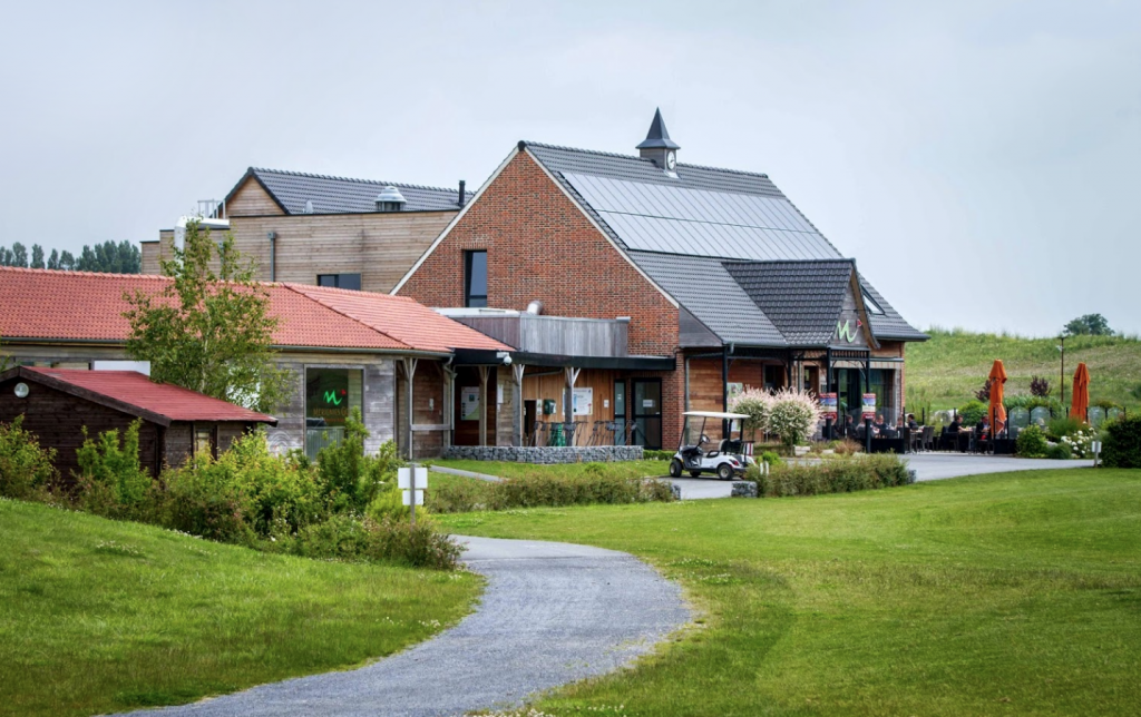 Golf merignies maison
